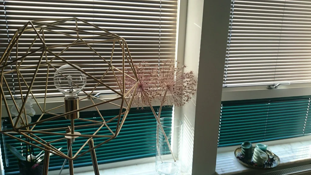 Persienn i grönt och guld